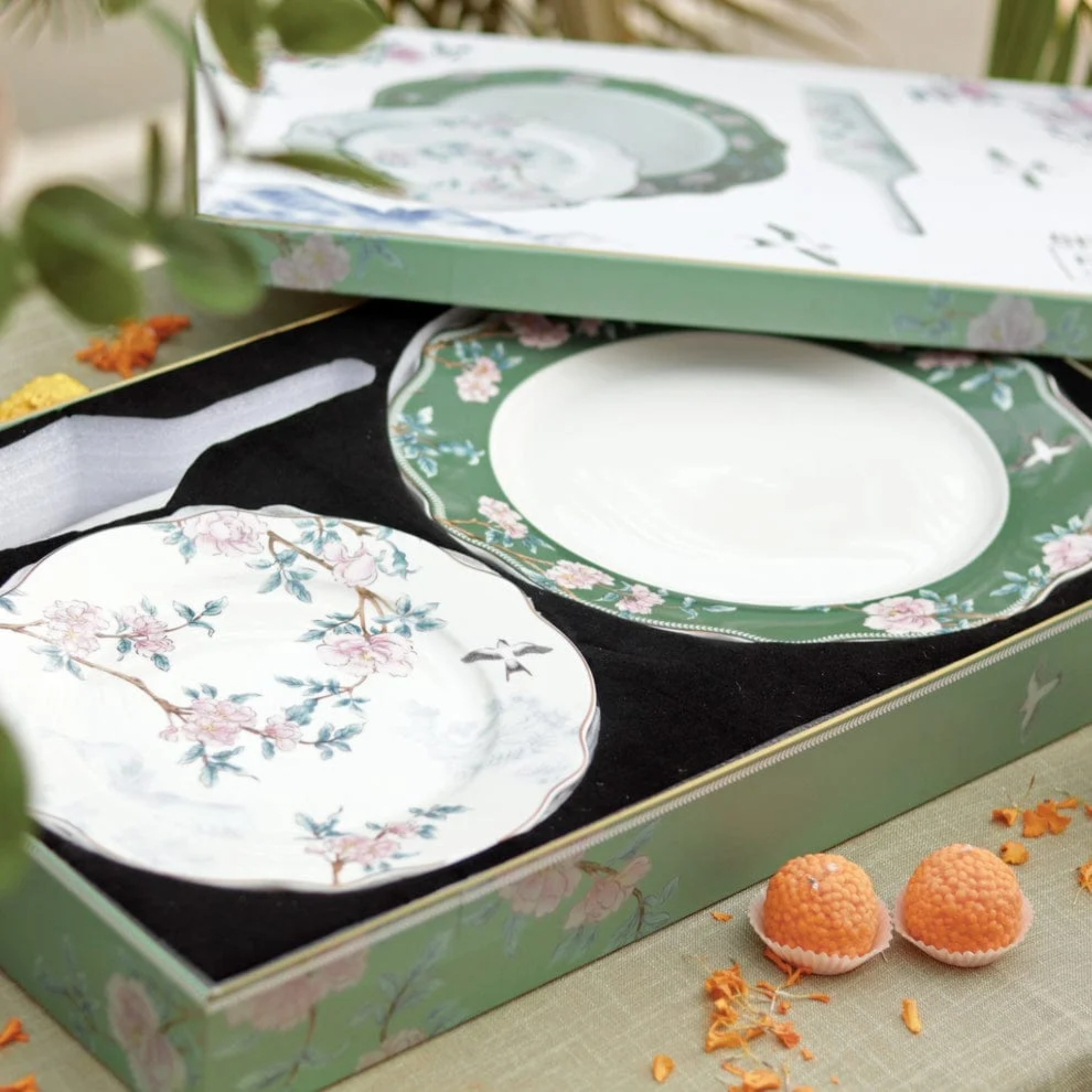 English Garden Porcelain Plate - Set of 8