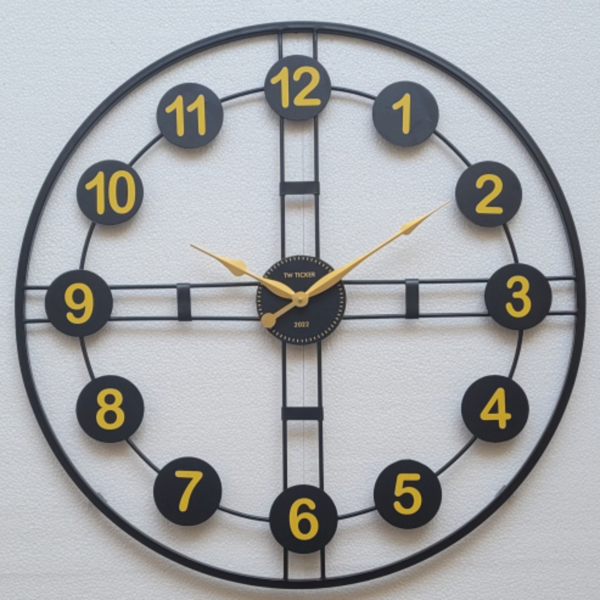 European Analog Metal Wall Clock