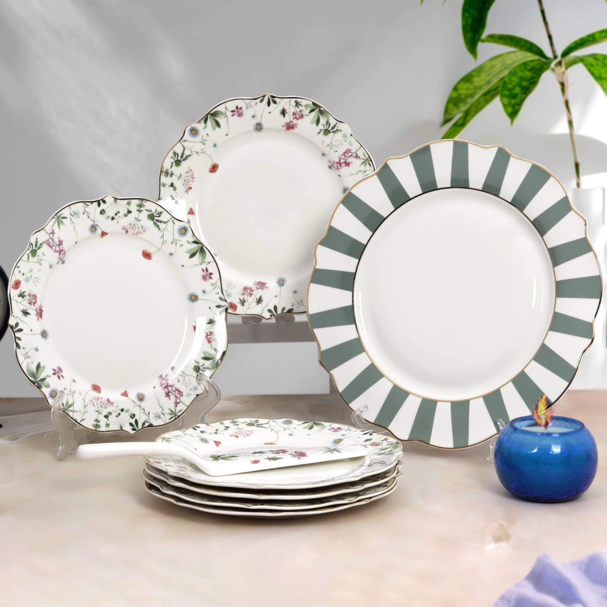 Floral Fusion Porcelain Plate - Set of 8