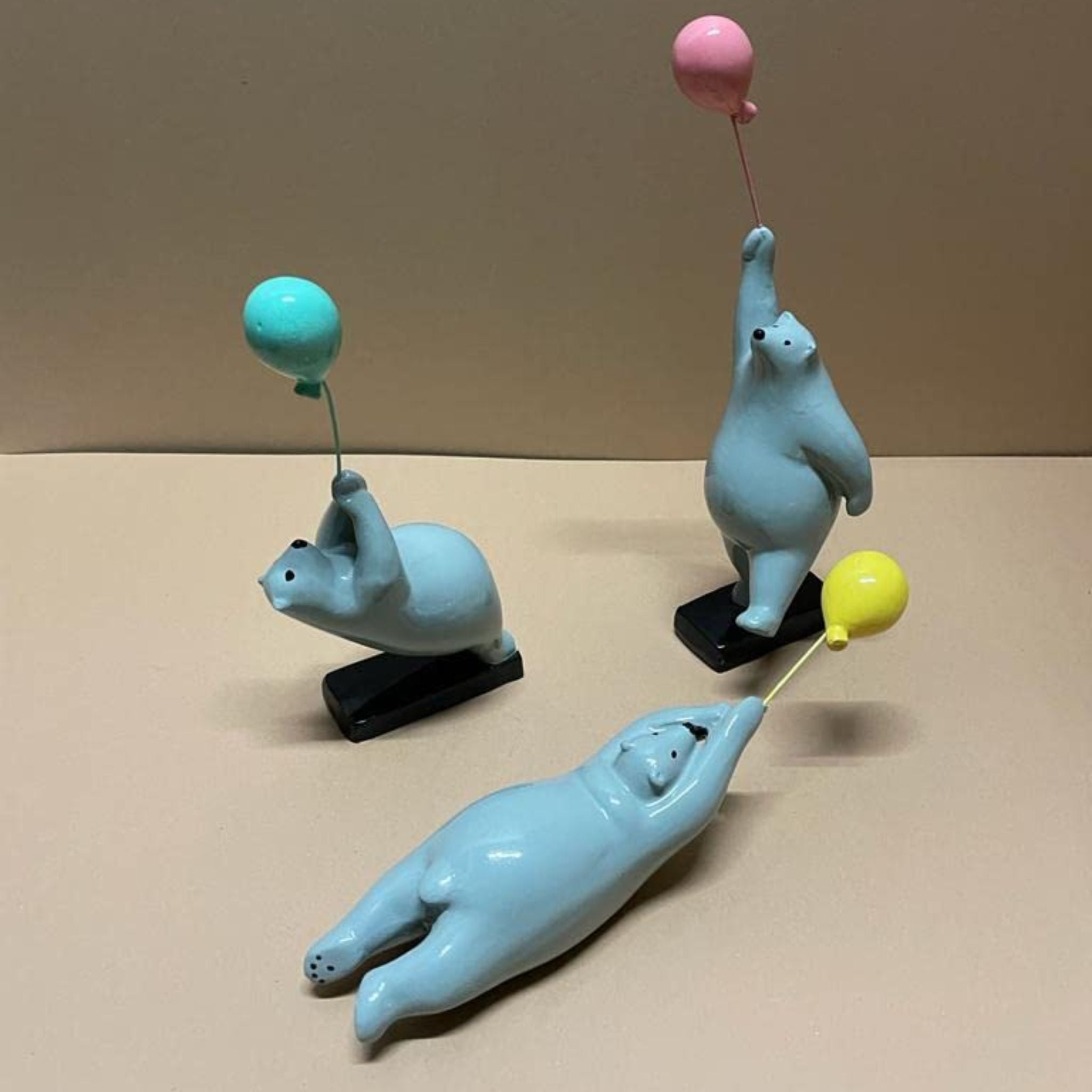 Flying Polar Bears with Balloon - Set of 3