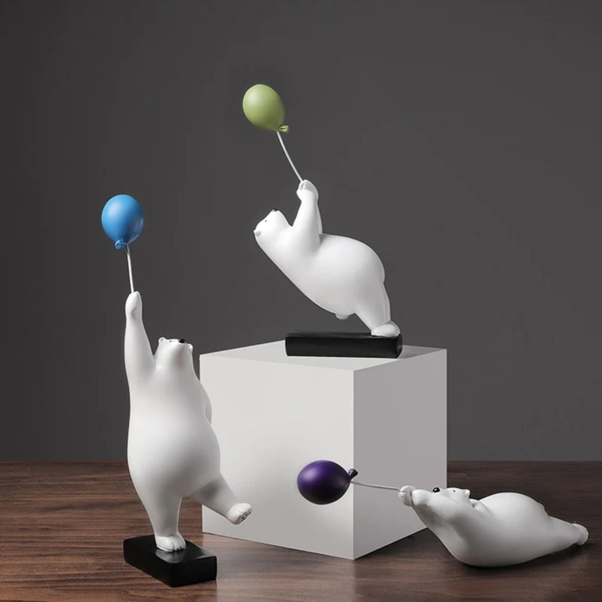 Flying Polar Bears with Balloon - Set of 3