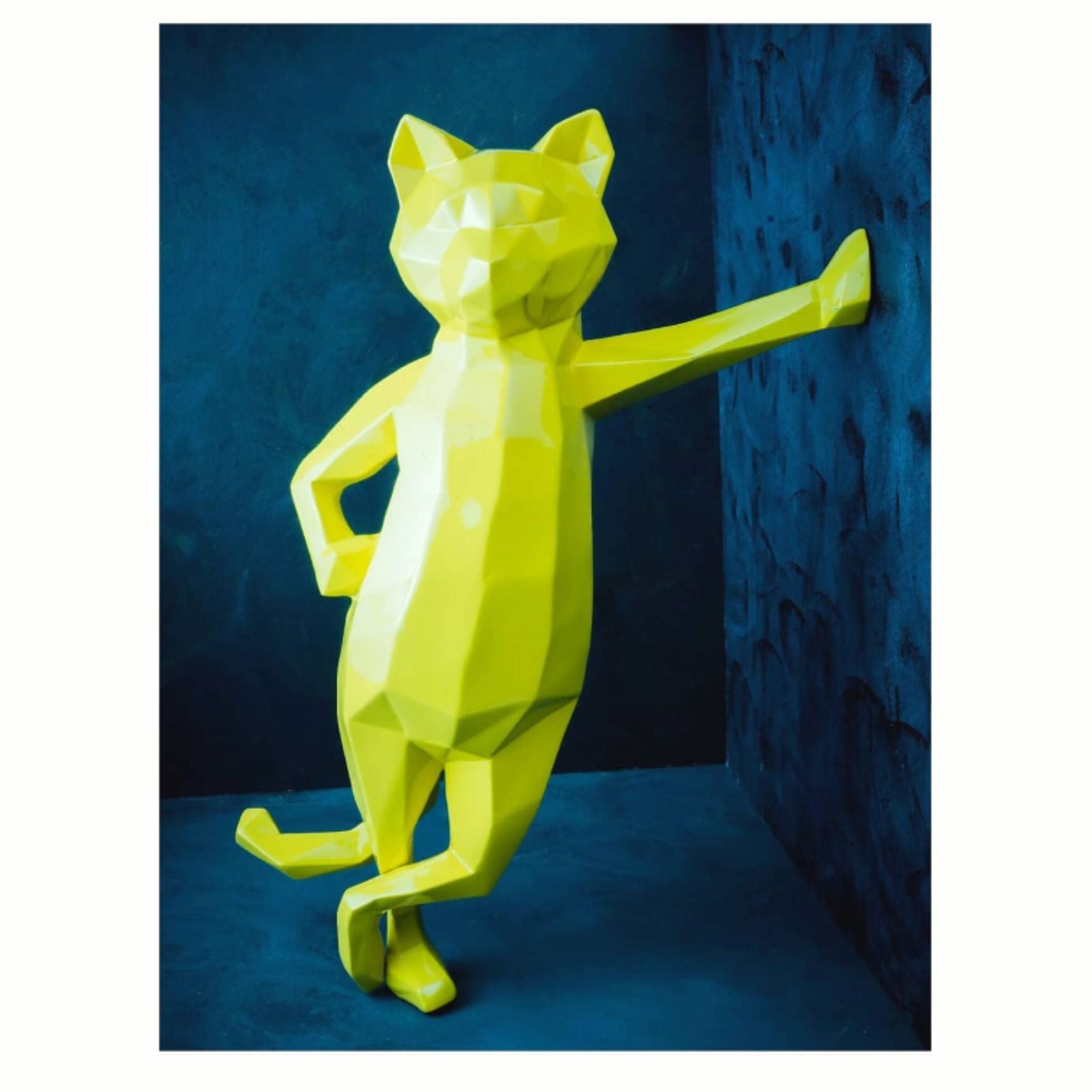 Wall Leaning Tom Cat Figurine